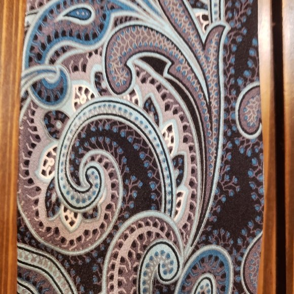 Geoffrey Beene Necktie, Blues and blacks - Picture 9 of 12